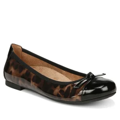 Store Amorie Flat Women Flats & Loafers