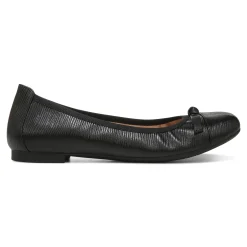 Store Amorie Flat Women Flats & Loafers
