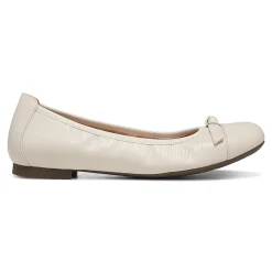 Store Amorie Flat Women Flats & Loafers