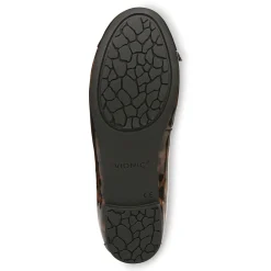 Store Amorie Flat Women Flats & Loafers