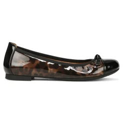 Store Amorie Flat Women Flats & Loafers