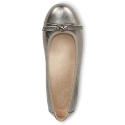 Store Amorie Flat Women Flats & Loafers
