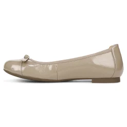 Store Amorie Flat Women Flats & Loafers