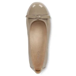 Store Amorie Flat Women Flats & Loafers